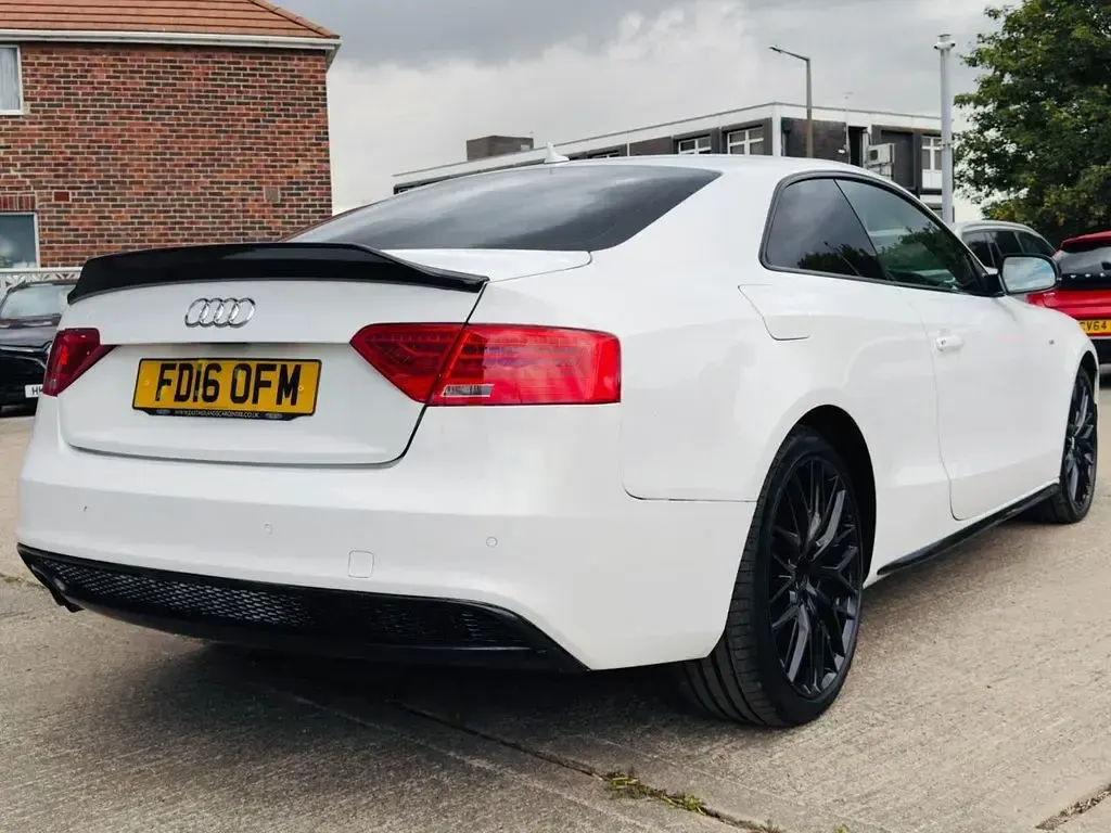 Used Audi A5 Black Edition 187 HP (137 kW) 2016 White Coupe