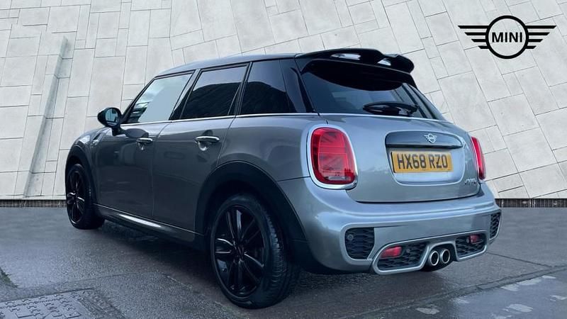 Used Mini Cooper S Hatch 189 HP (139 kW) 2018 Silver Hatchback