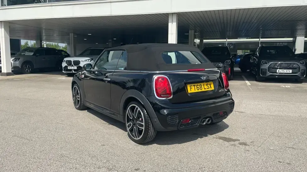 Used Mini John Cooper Works 228 HP (167 kW) 2018 Black Hatchback