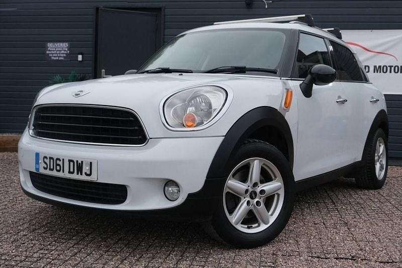Used Mini ONE 98 HP (72 kW) 2011 White Hatchback