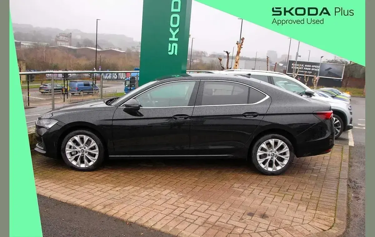 Usado Skoda Superb SE L 190 HP (139 kW) 2025 Preto Citadino