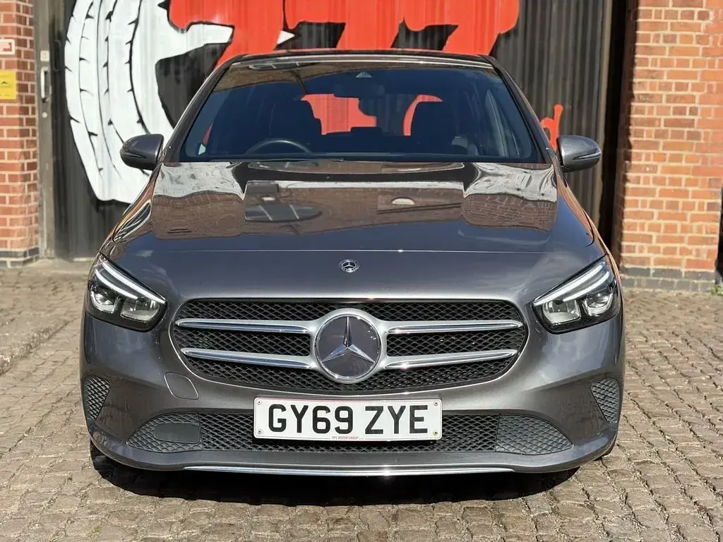 Used Mercedes B180 136 HP (100 kW) 2020 Grey MPV