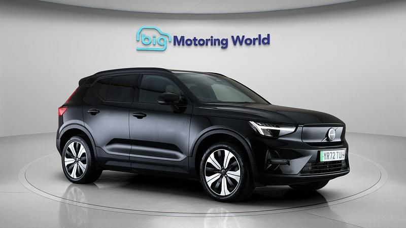 Used 2022 Volvo XC40 Core SUV | £17,600 (Fair price) - Image 1/4