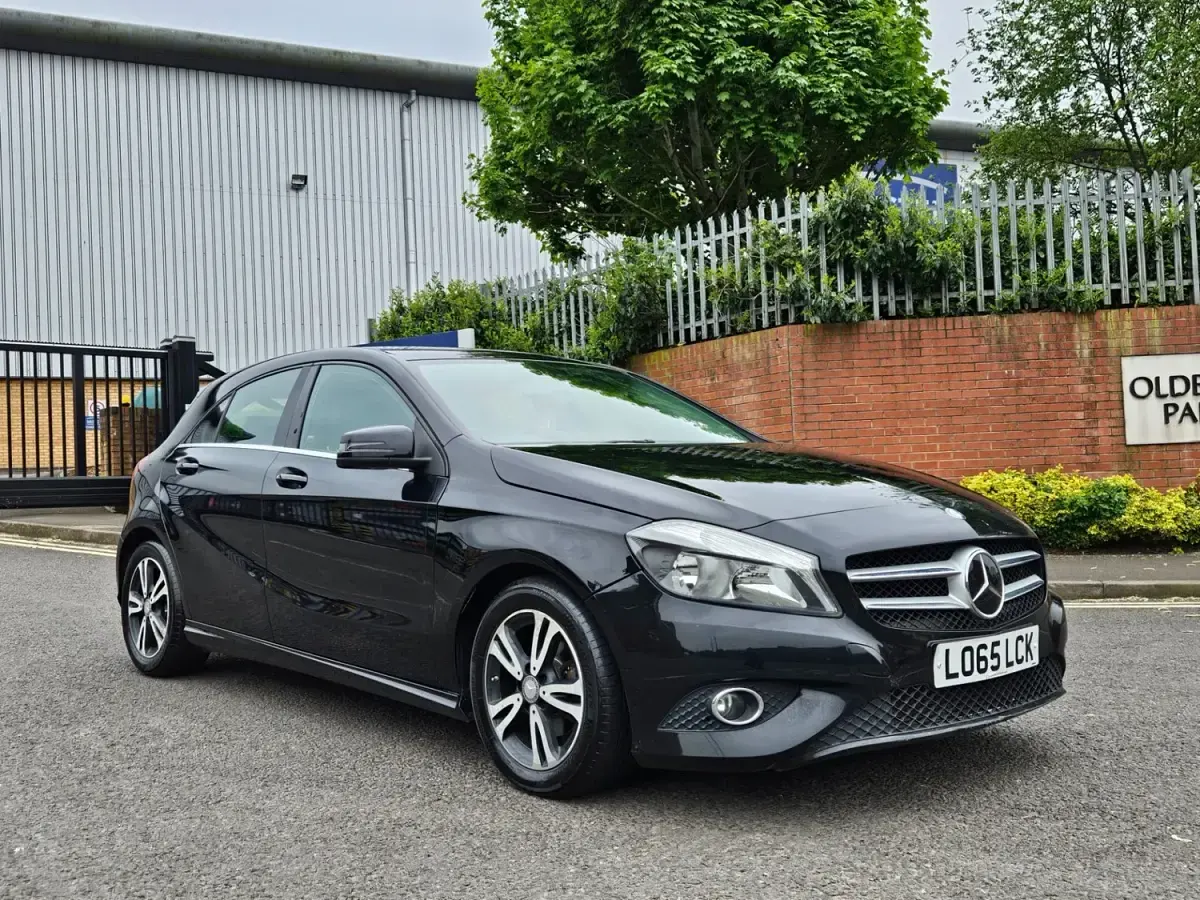 Używany Mercedes A180 SE 2015 Czarny Hatchback