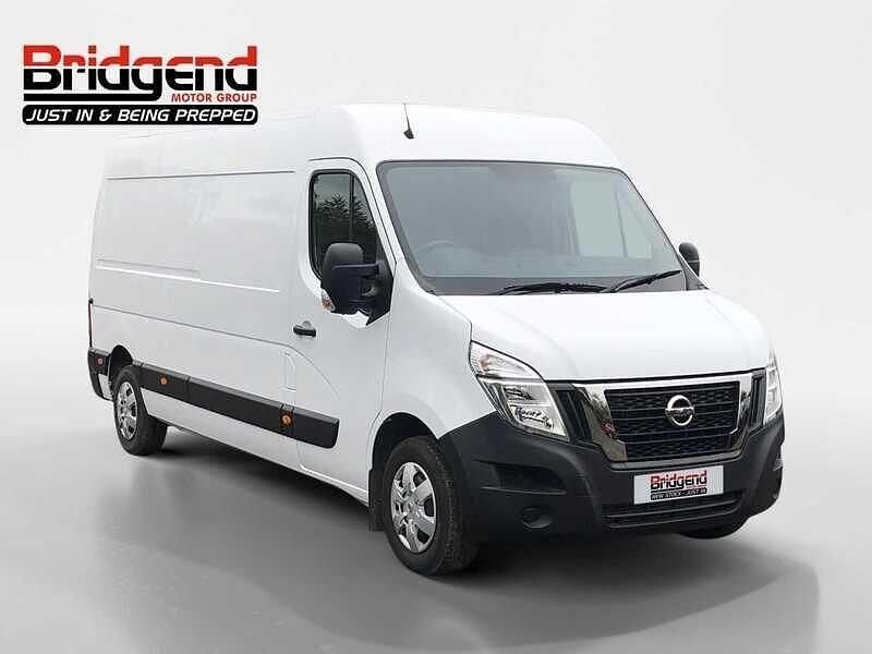 White Used 2022 Nissan Interstar Acenta Van | £17,999 (Fair price) - Image 1/4