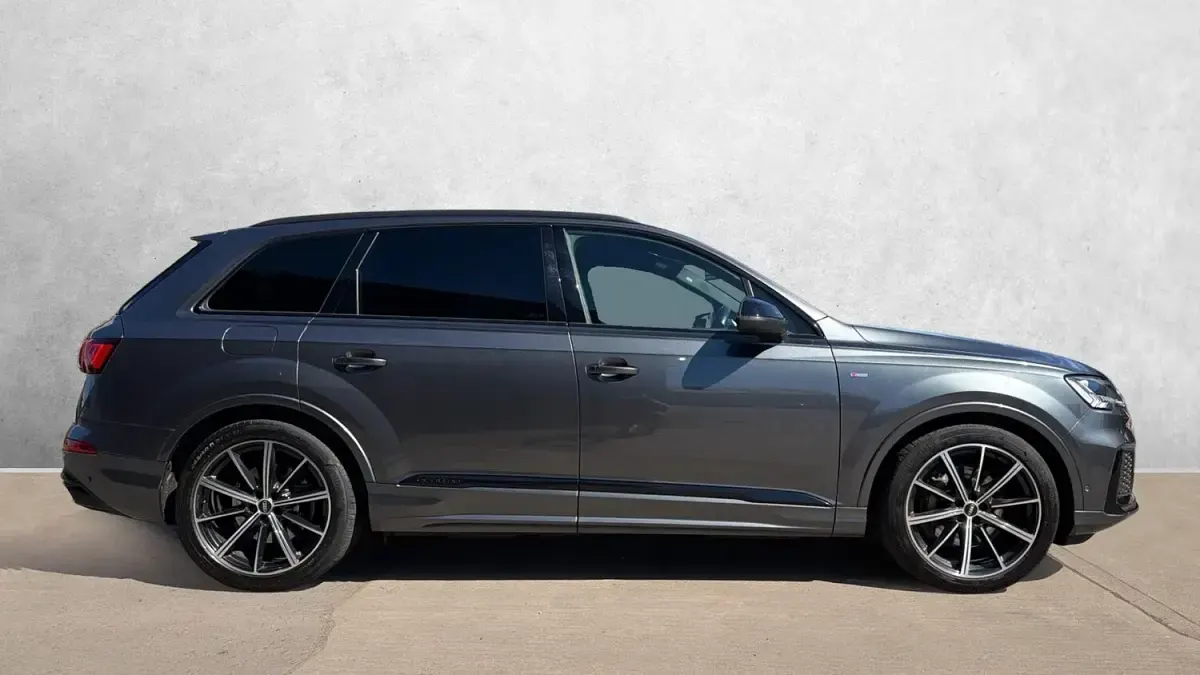 Used Audi Q7 Black Edition 286 HP (210 kW) 2021 Grey SUV