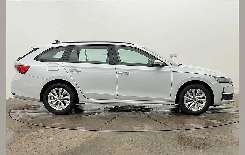 Used Skoda Octavia SE Technology 113 HP (83 kW) 2025 Moon white metallic Estate