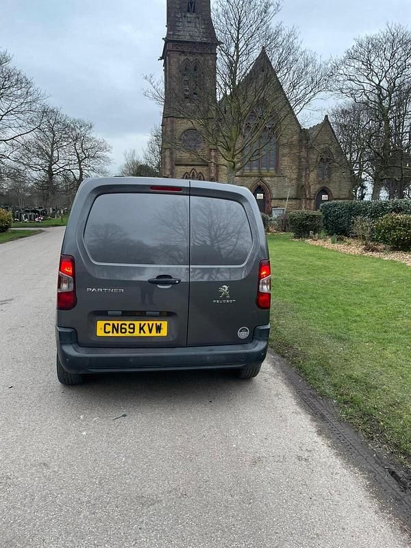 Used Peugeot Partner 2019 Grey MPV