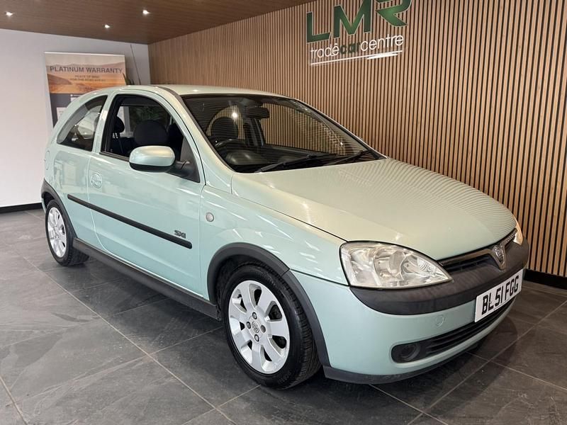 Used Vauxhall Corsa 79 HP (58 kW) 2002 Green Hatchback