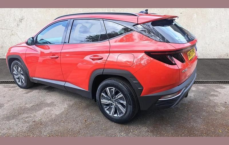 Used Hyundai Tucson SE 150 HP (110 kW) 2023 Red SUV