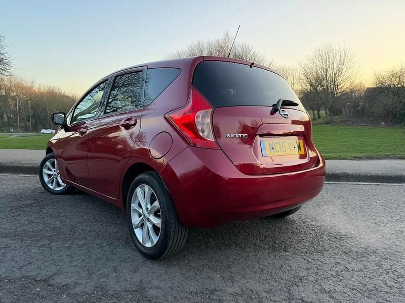 Używany Nissan Note S 2015 Czerwony Hatchback