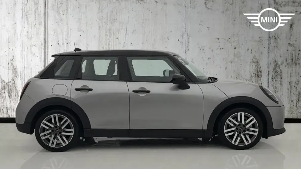 Used Mini Cooper Hatch 113 kW (154 HP) 2025 Silver Hatchback