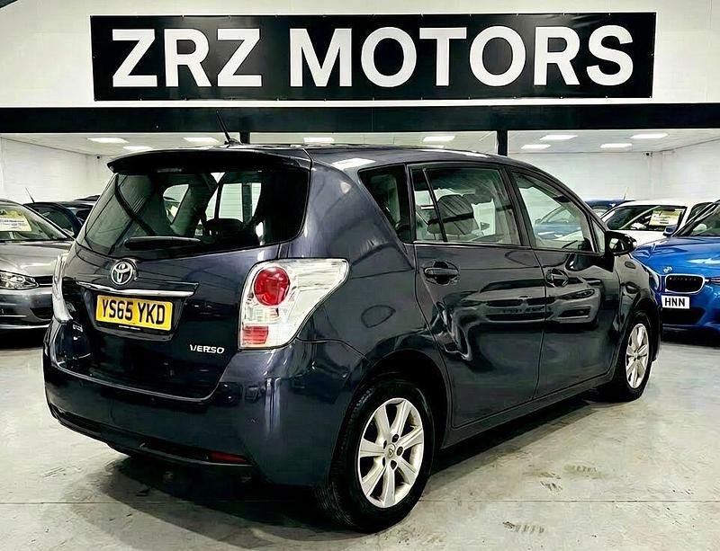 Used Toyota Verso 112 HP (82 kW) 2016 Blue MPV