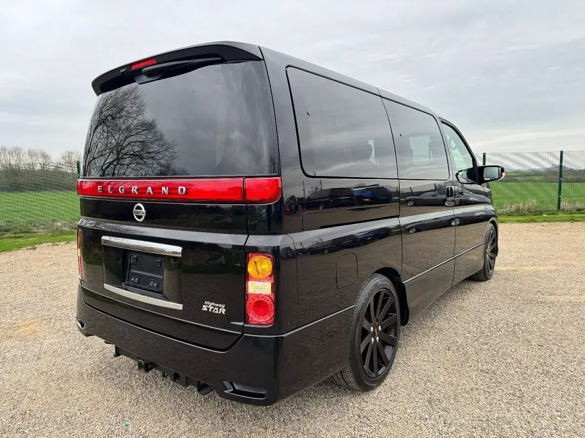 Used Nissan Elgrand 2007 Black MPV