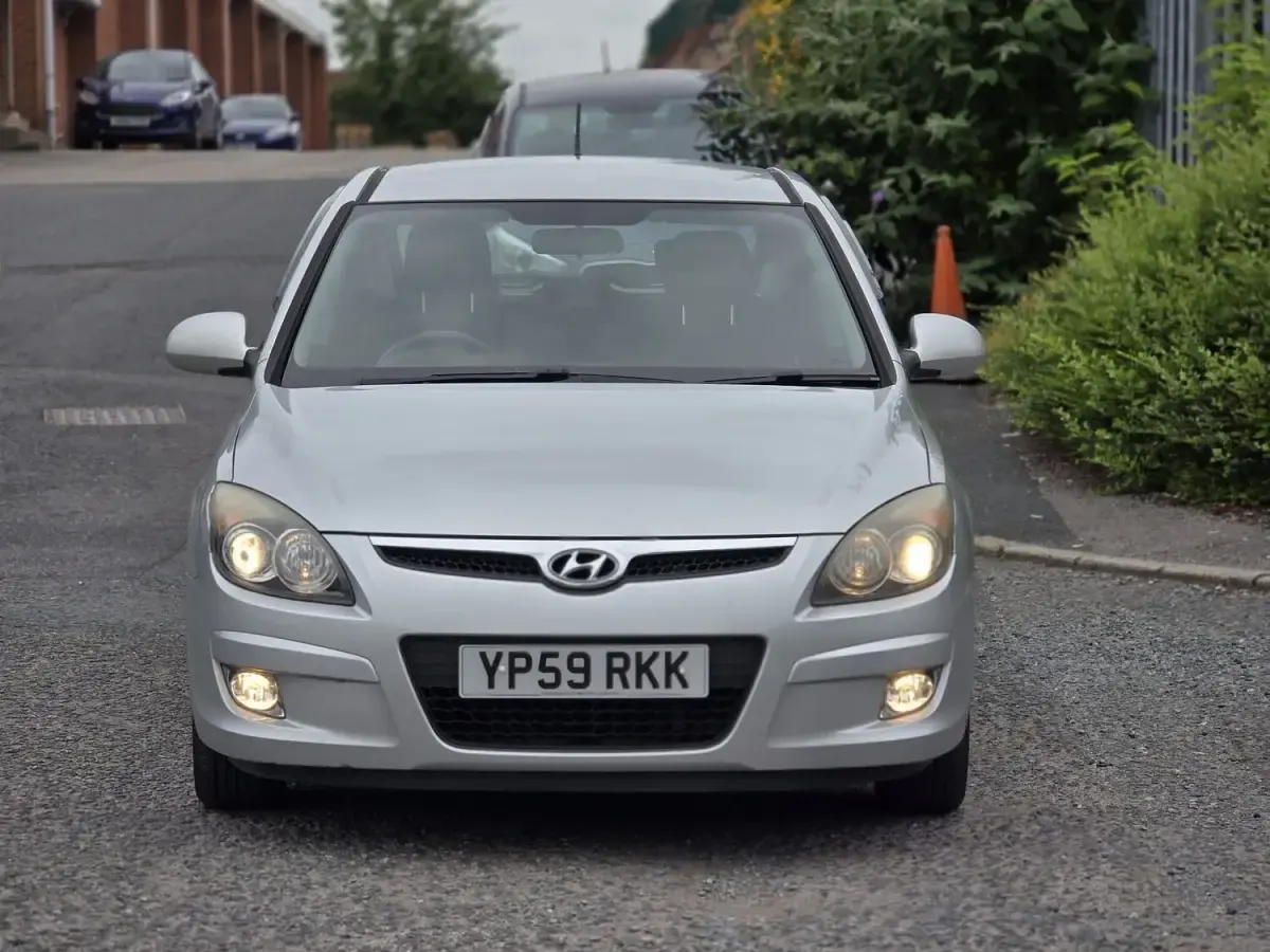 Used Hyundai i30 Comfort 116 HP (85 kW) 2009 Silver Hatchback