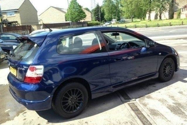 Begagnad Honda Civic 2003 Halvkombi
