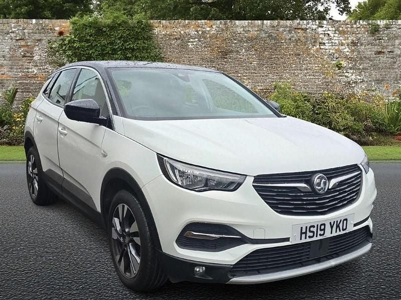 Used Vauxhall Grandland X Sport 130 HP (95 kW) 2019 White SUV