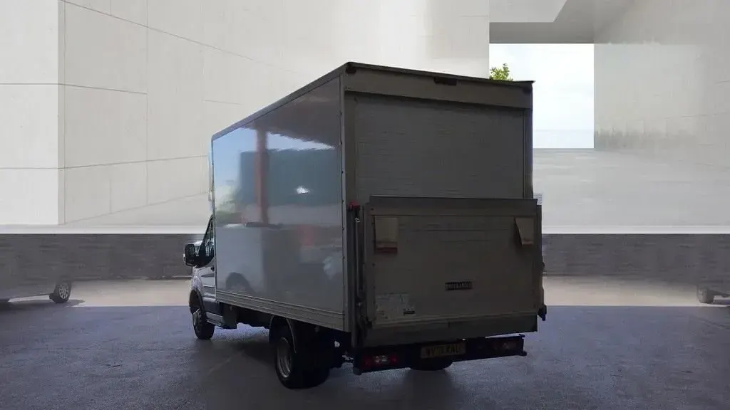 Usado Ford Transit S 130 HP (95 kW) 2021 Branco