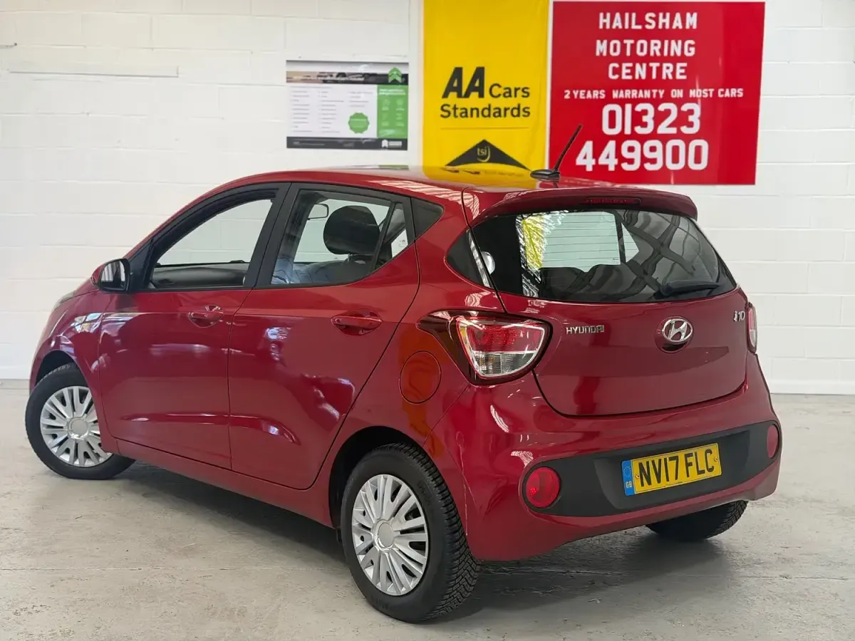Used Hyundai i10 SE 87 HP (63 kW) 2017 Red Hatchback