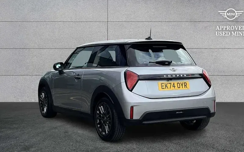 Used Mini Cooper Classic 150 kW (204 HP) 2026 Hatchback