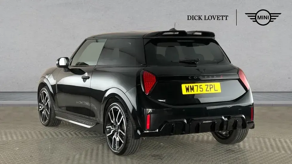 Used Mini Cooper S Hatch 201 HP (147 kW) 2026 Black Hatchback