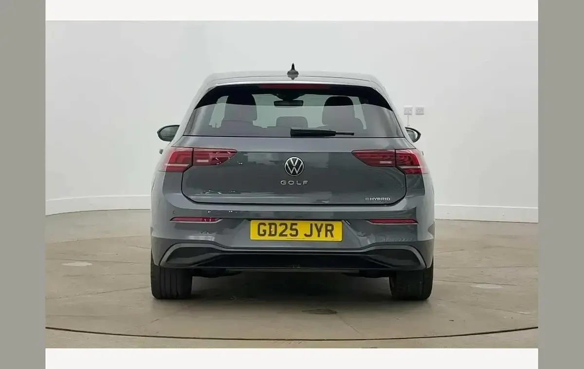 Używany VW Golf VIII Match 200 KM (147 kW) 2025 Szary Hatchback