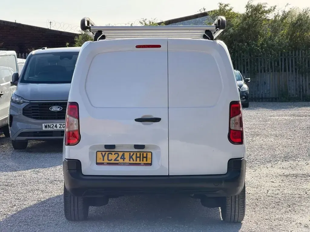 Used Peugeot Partner Premium 131 HP (96 kW) 2024 White MPV