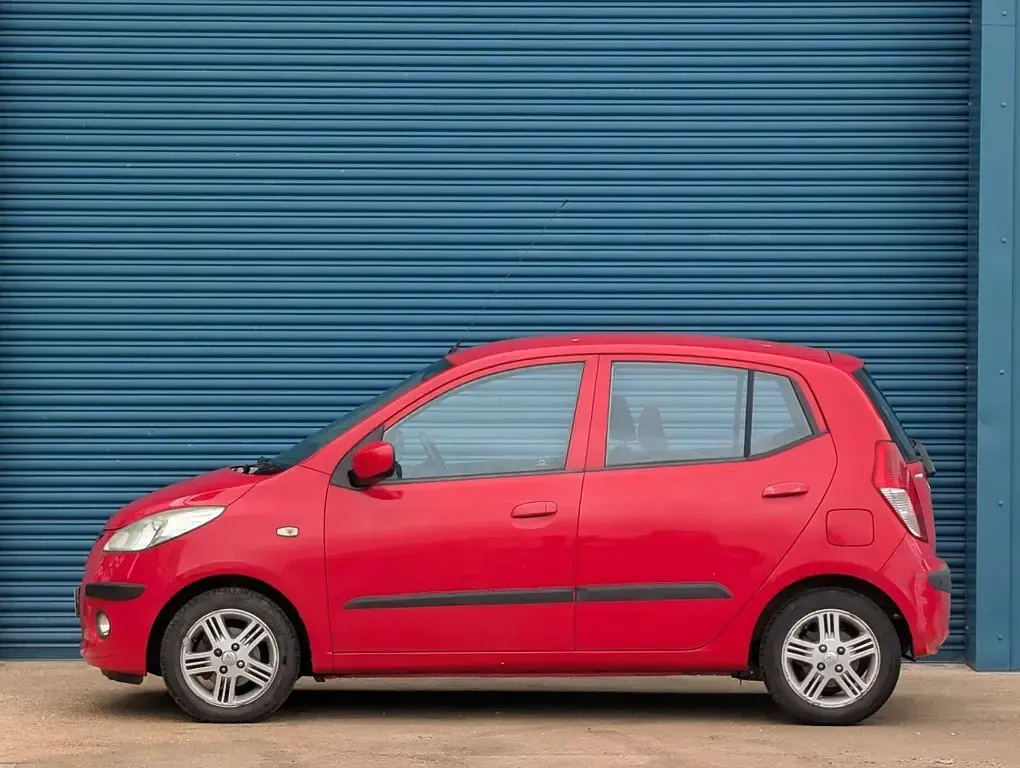 Używany Hyundai i10 78 KM (57 kW) 2009 Czerwony Hatchback