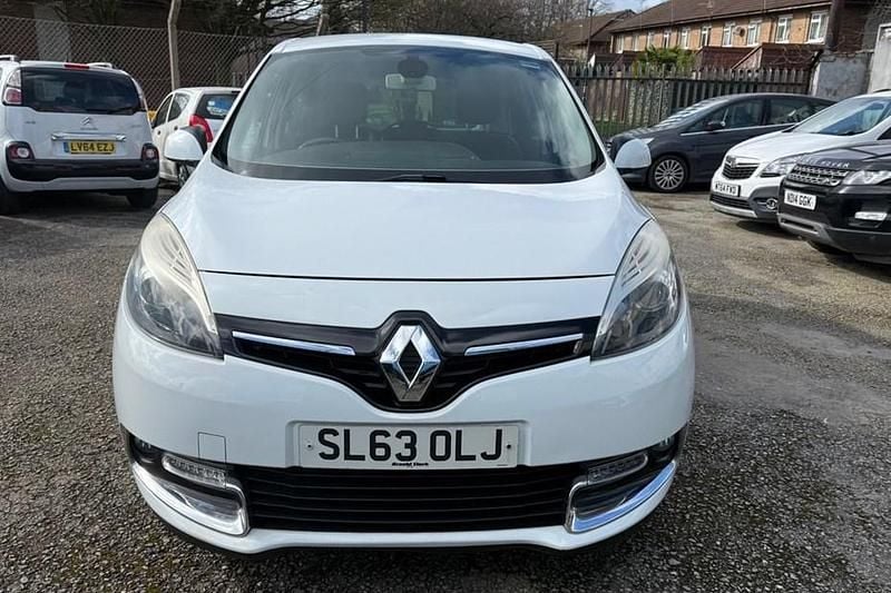 Used Renault Scénic III Dynamique 110 HP (80 kW) 2013 White MPV