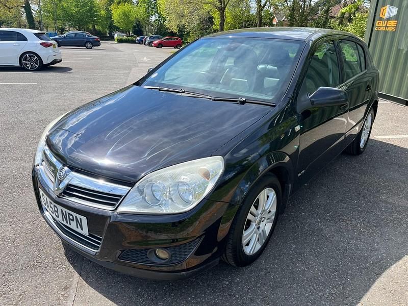 Używany Vauxhall Astra Elite 115 KM (84 kW) 2008 Czarny Hatchback