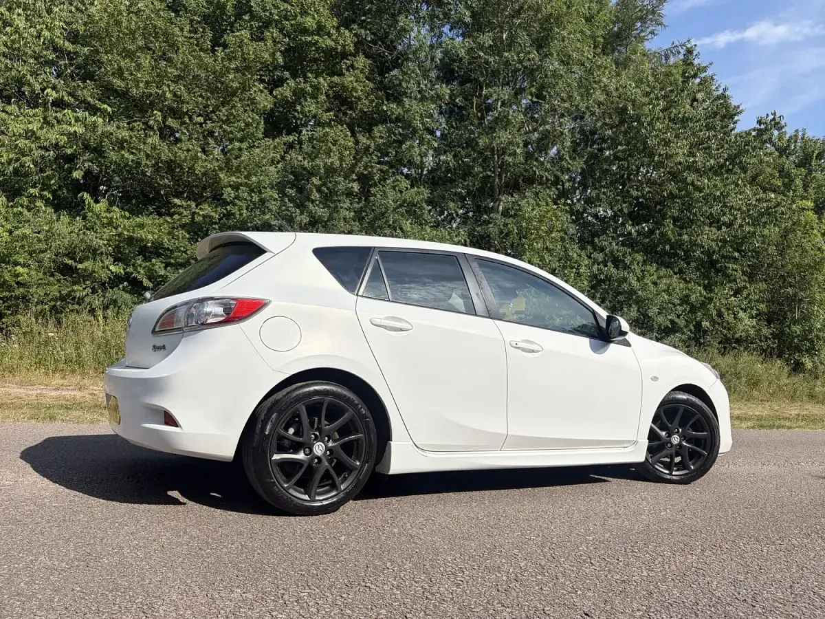 Used Mazda 3 Inclusive 2012 White Hatchback