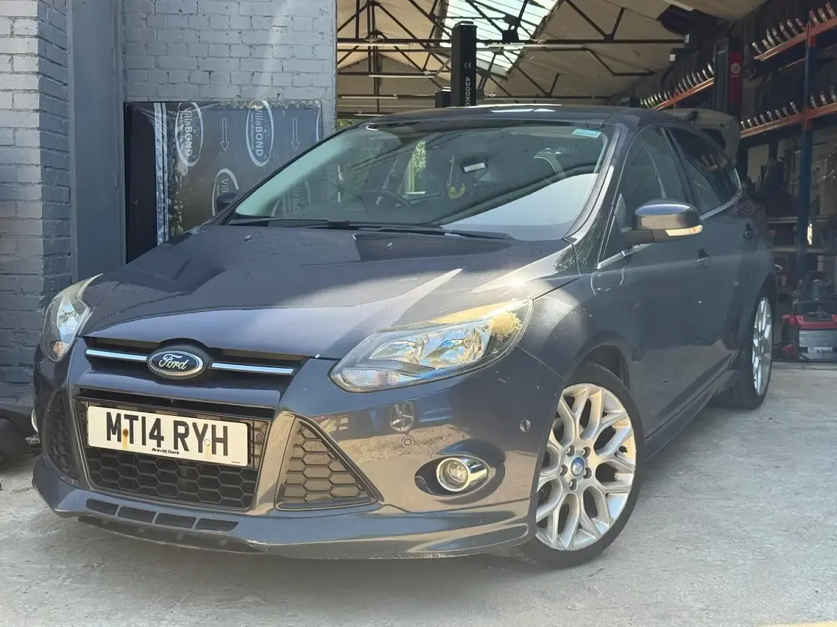 Used Ford Focus Zetec 115 HP (84 kW) 2014 Grey Hatchback