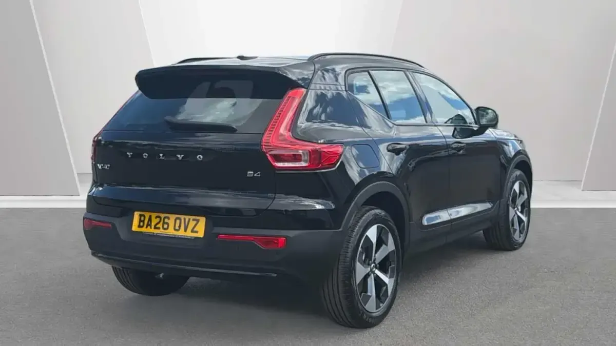 Used Volvo XC40 Plus 194 HP (142 kW) 2027 SUV