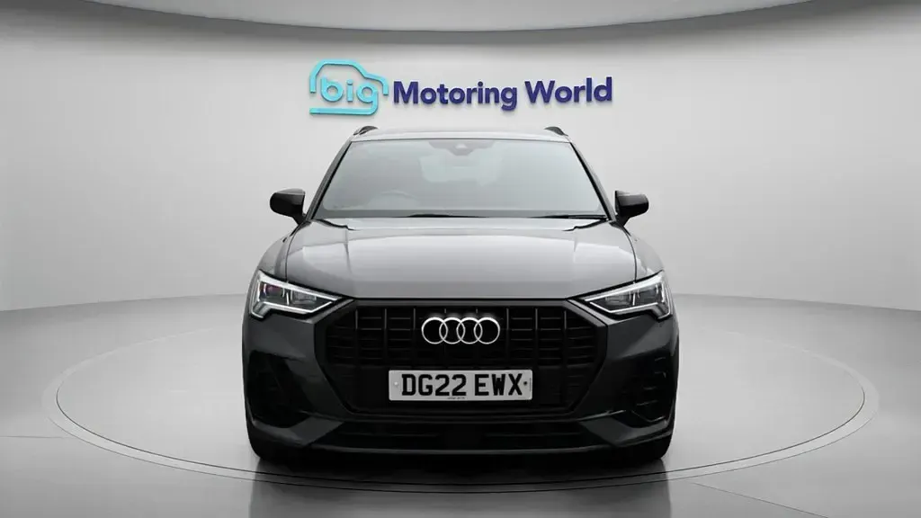 Używany Audi Q3 Black Edition 150 KM (110 kW) 2022 Szary SUV