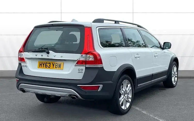 Used Volvo XC70 SE Lux 215 HP (158 kW) 2015 Estate