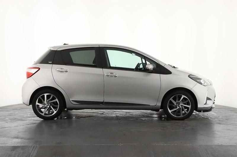 Used Toyota Yaris 107 HP (78 kW) 2020 Silver Hatchback