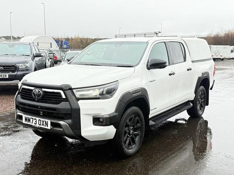 Used Toyota HiLux 204 HP (150 kW) 2023 White Pickup