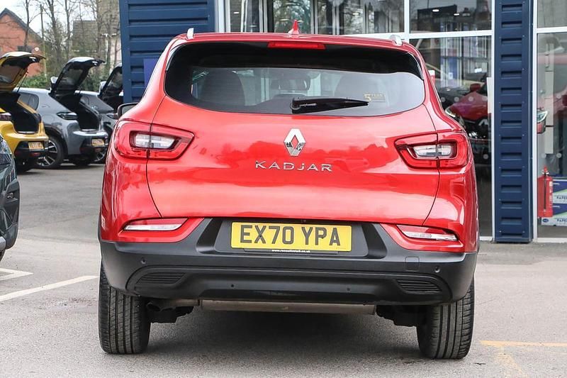 Usado Renault Kadjar Iconic 138 HP (101 kW) 2020 Vermelho SUV