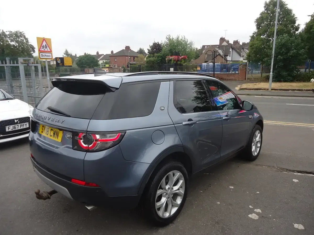 Used Land Rover Discovery 5 HSE 180 HP (132 kW) 2018 Blue SUV