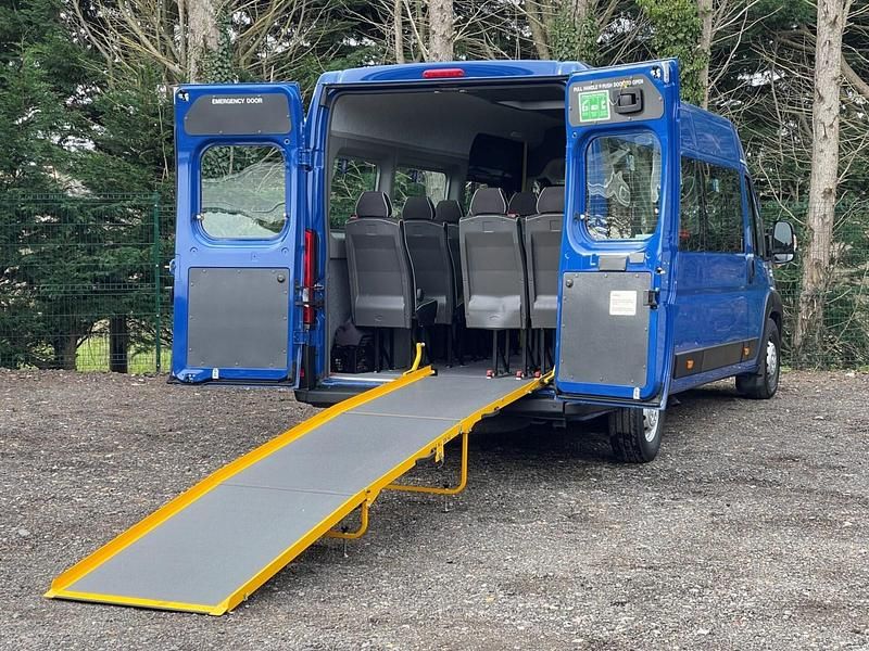 Used Peugeot Boxer 130 HP (95 kW) 2020 Blue Van