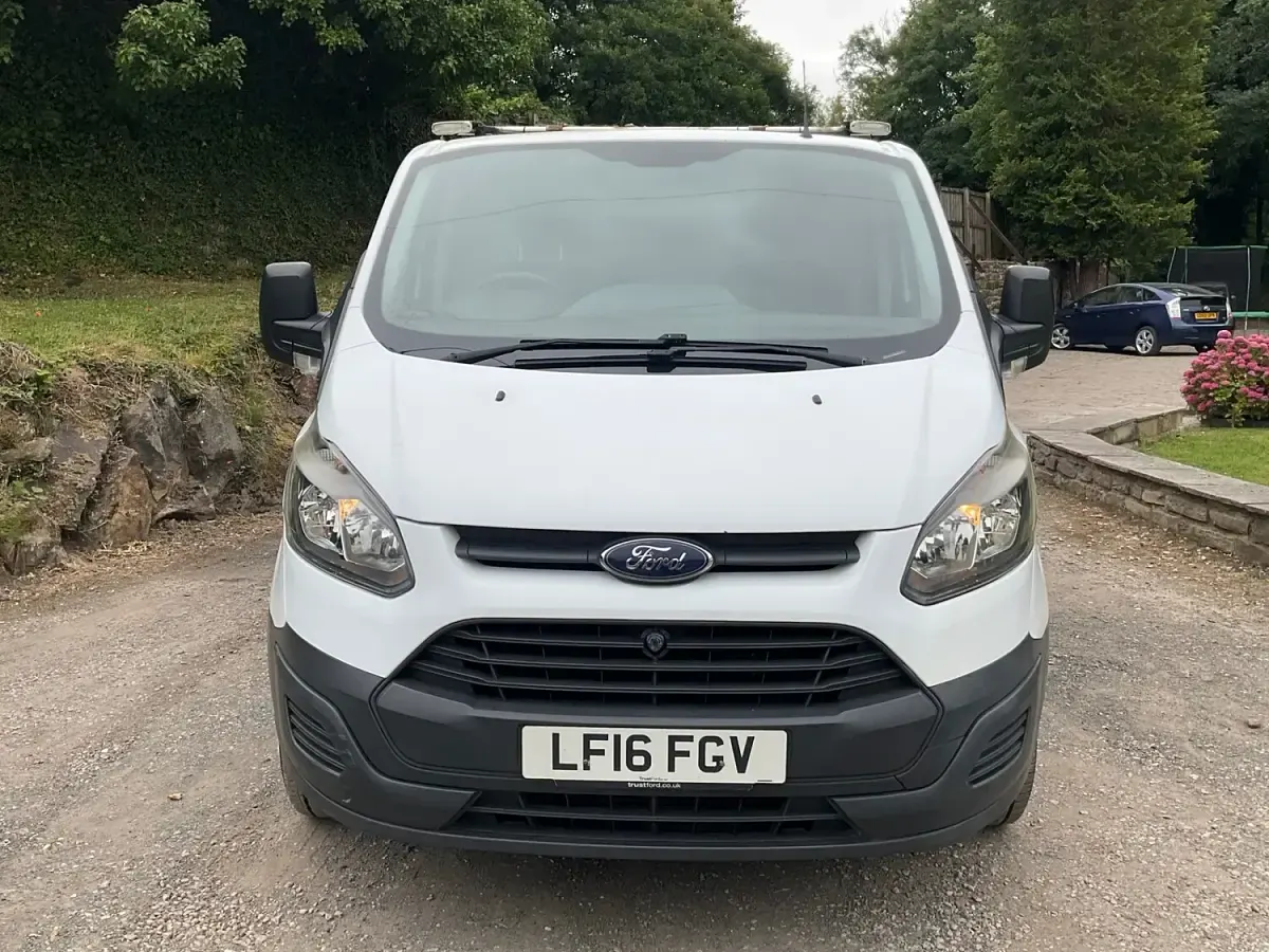 Used Ford Transit Custom 100 HP (73 kW) 2016 White Van