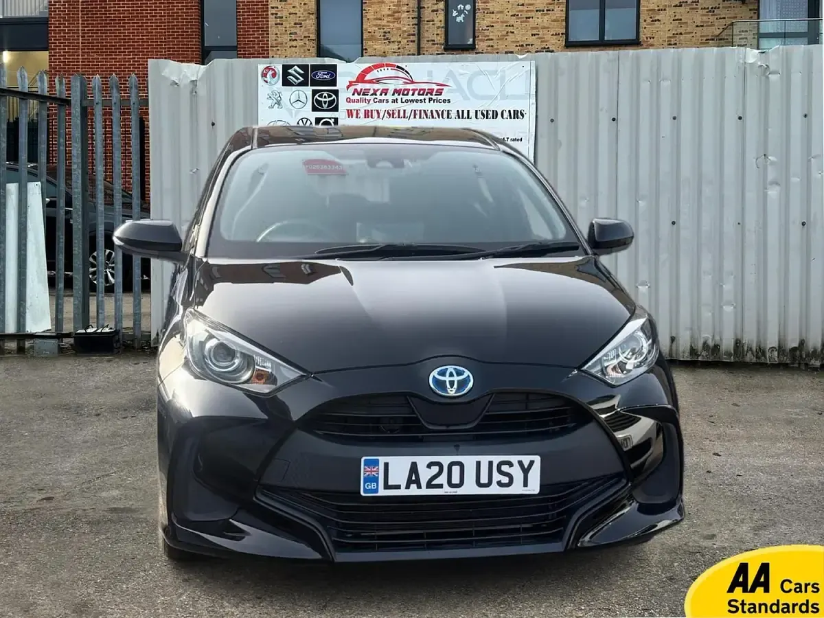 Used Toyota Yaris Design 116 HP (85 kW) 2020 Black Hatchback