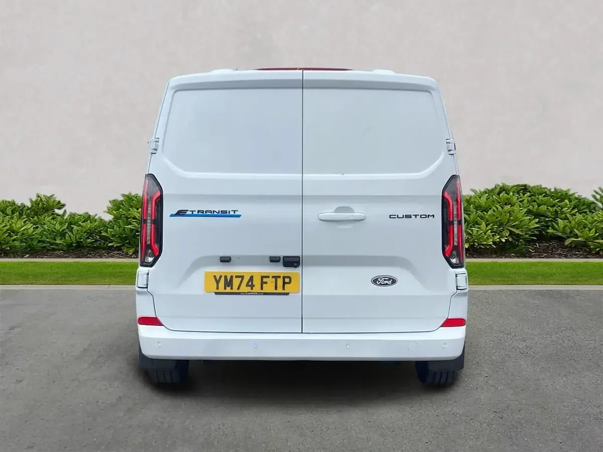 Used Ford E-Transit Limited 100 kW (136 HP) 2024 White Van