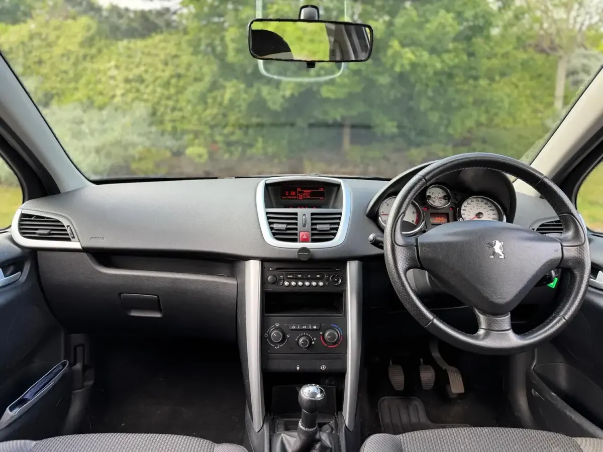 Used Peugeot 207 Active 68 HP (50 kW) 2011 Black Hatchback