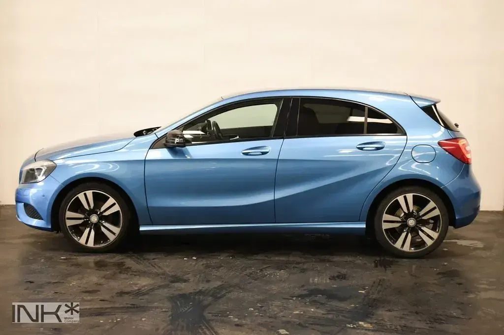 Used Mercedes A180 109 HP (80 kW) 2013 Blue Hatchback
