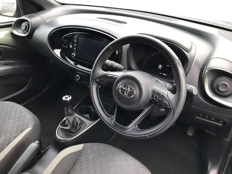 Used Toyota Aygo 71 HP (52 kW) 2023 Green