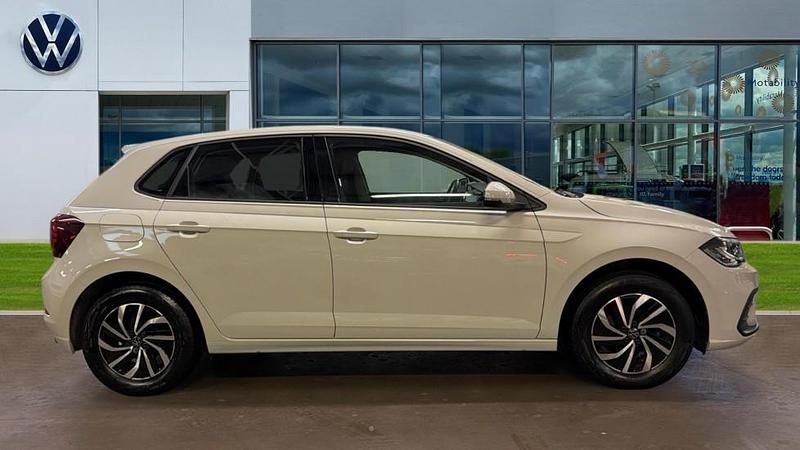Used VW Polo Life 80 HP (58 kW) 2022 Ascot grey Hatchback