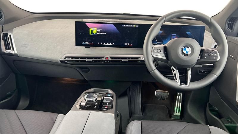 Usado BMW iX M Sport 295 kW (402 CV) 2025 Negro SUV