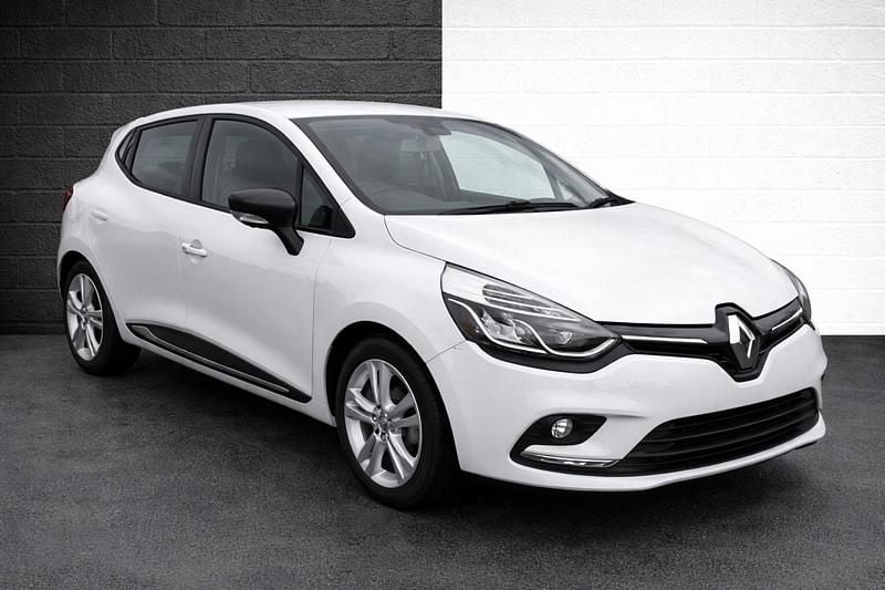 Used Renault Clio IV Dynamique 2014 White Hatchback