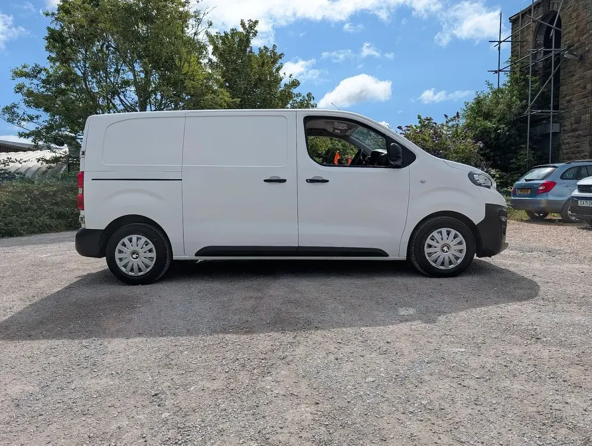 Used Peugeot Expert 2017 White Van